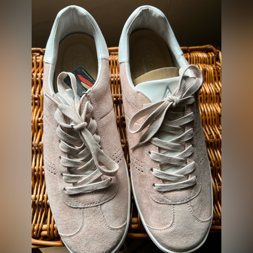 Skechers sneakers